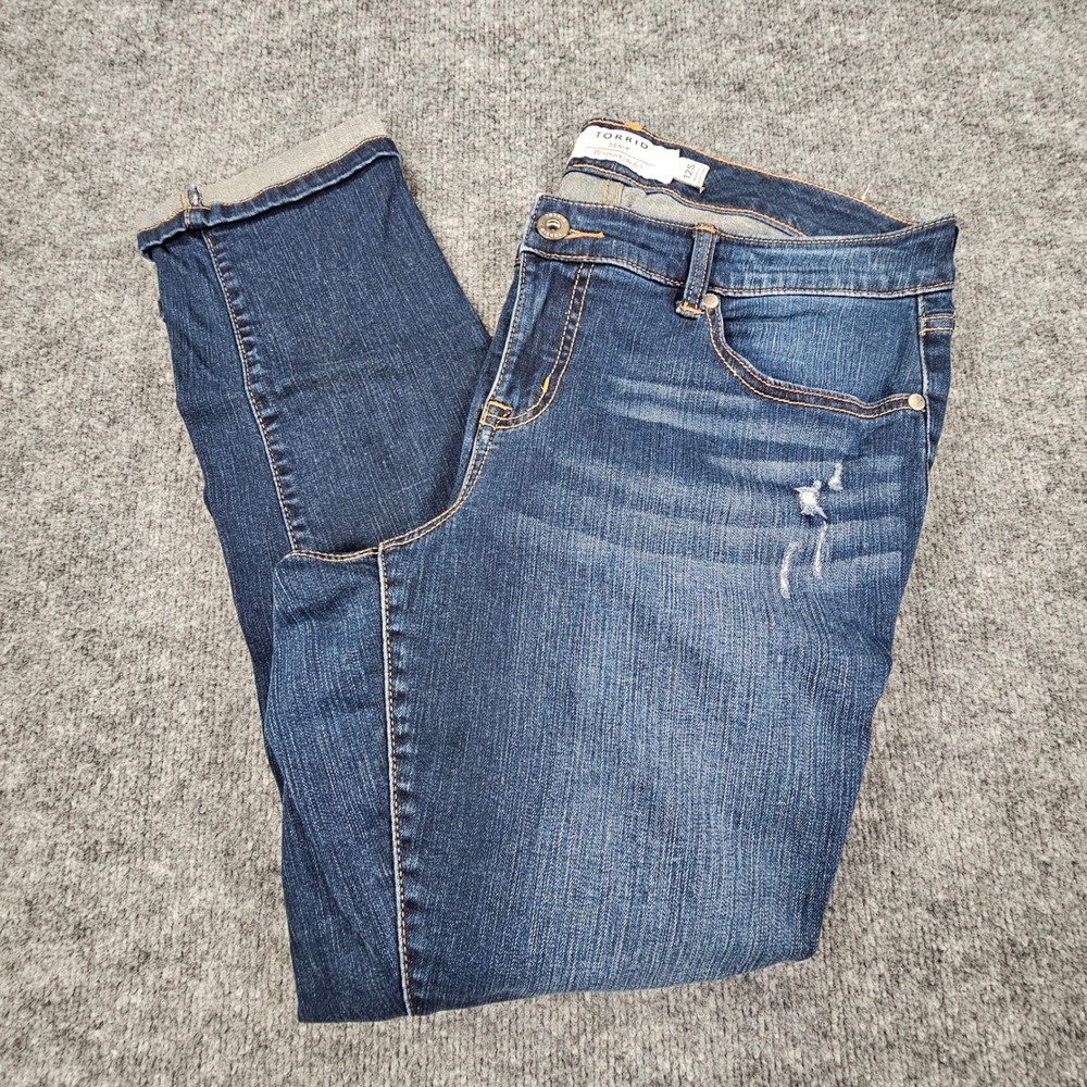 Torrid Boyfriend Jeans Women Sz 12S Dark Wash Distressed Stretch Cuffed Regular
